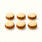 Alfajor con manjar y almendra